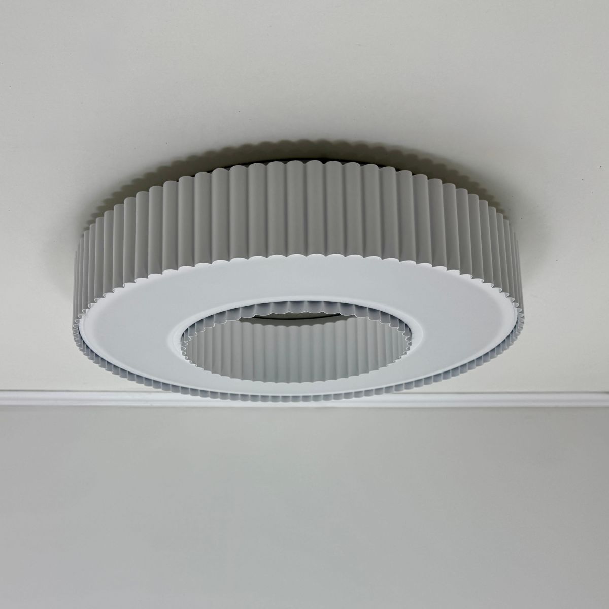 Світлодіодна Led люстра до 25м² у сірому корпусі 120 Wt Corruga  (9017-500 WH)