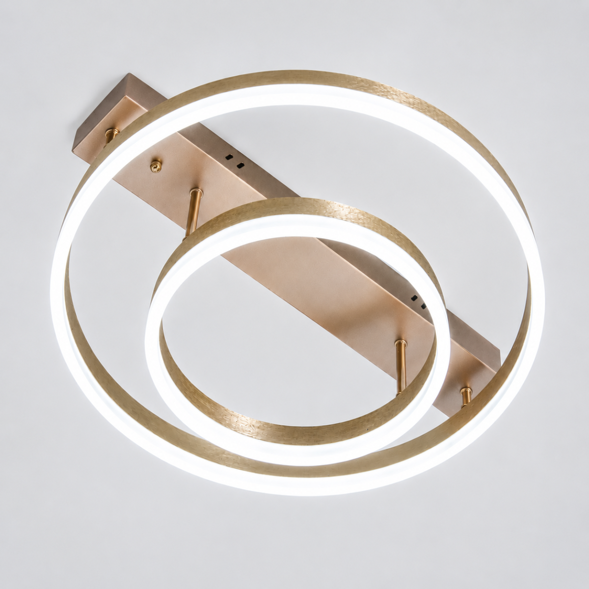 Світлодіодна Led люстра до 16м² золотому корпусі з пультом (Orbital Gold Dimmer 2537G dimmer)