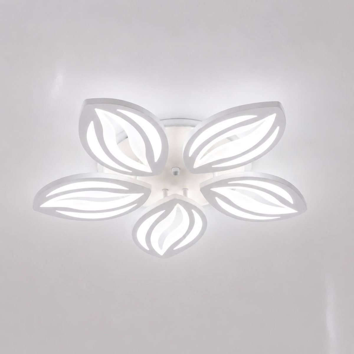Світлодіодна LED люстра 120W у формі квітки для вітальні 55 см біла з пульт (1141/5 Wh)